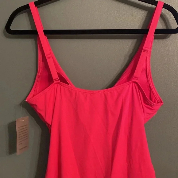 Sea level swim - NWT - hot pink one piece - size 10 - adjustable straps - Picture 6 of 9